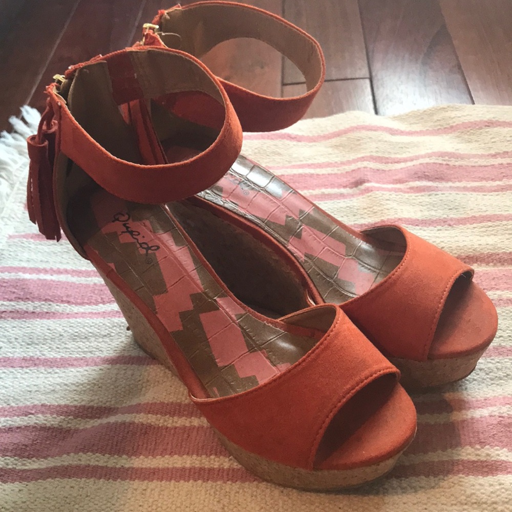 Qupid cork wedges
